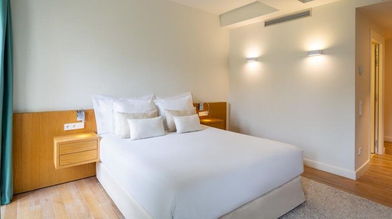 <b>Hotel de Cavoye Room</b>. Images powered by <a href="https://www.leonardoworldwide.com/" title="Leonardo Worldwide" target="_blank">Leonardo</a>.
