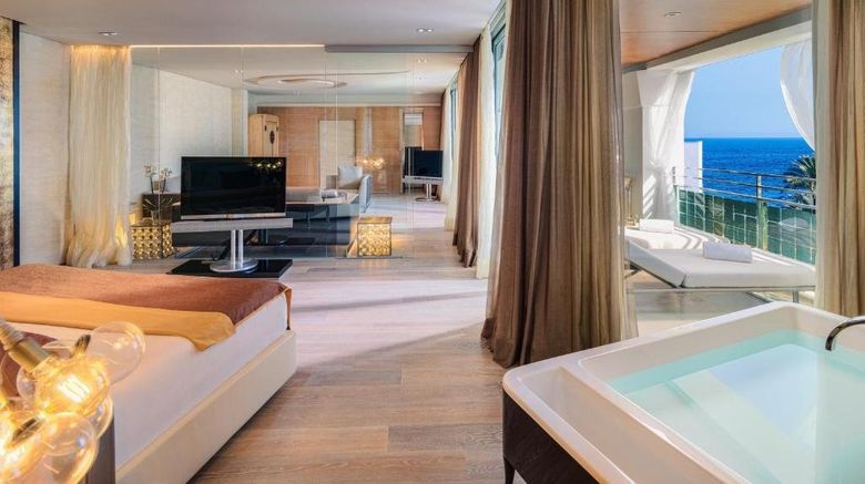 <b>Aguas de Ibiza Grand Luxe Hotel Suite</b>. Images powered by <a href="https://www.leonardoworldwide.com/" title="Leonardo Worldwide" target="_blank">Leonardo</a>.
