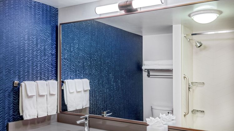 Fairfield Inn & Suites Portland Brunswic Room