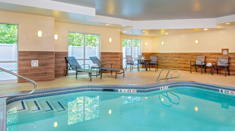 Fairfield Inn & Suites Portland Brunswic Pool