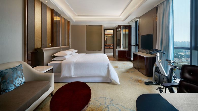 <b>Sheraton Grand Zhengzhou Hotel Suite</b>. Images powered by <a href="https://www.leonardoworldwide.com/" title="Leonardo Worldwide" target="_blank">Leonardo</a>.
