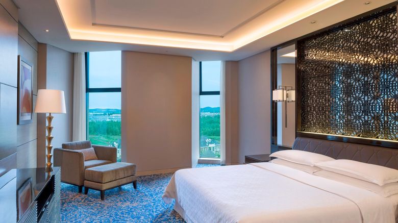 <b>Sheraton Changchun Jingyuetan Hotel Suite</b>. Images powered by <a href="https://www.leonardoworldwide.com/" title="Leonardo Worldwide" target="_blank">Leonardo</a>.
