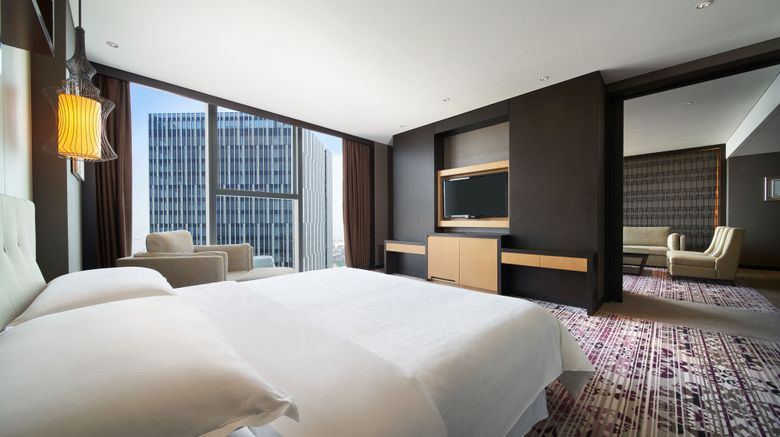 <b>Sheraton Shanghai Waigaoqiao Hotel Suite</b>. Images powered by <a href="https://www.leonardoworldwide.com/" title="Leonardo Worldwide" target="_blank">Leonardo</a>.