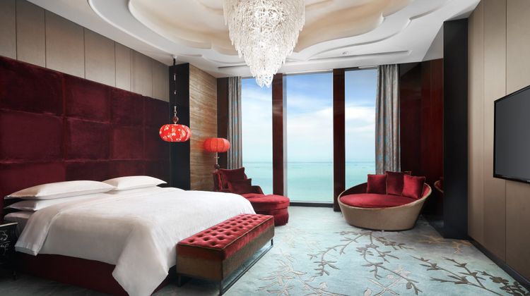 Sheraton Shanghai Waigaoqiao Hotel Suite