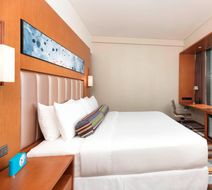 aloft Dalian Room