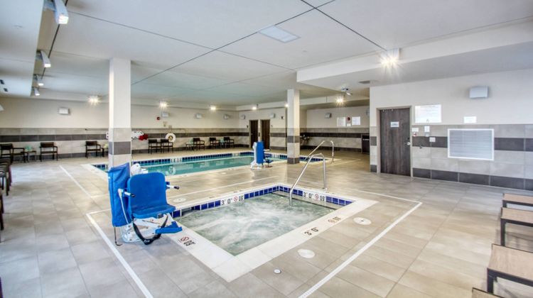 Courtyard Fargo Pool
