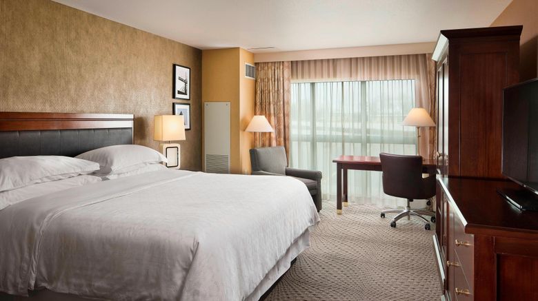 <b>Sheraton Sioux Falls & Convention Center Room</b>. Images powered by <a href="https://www.leonardoworldwide.com/" title="Leonardo Worldwide" target="_blank">Leonardo</a>.