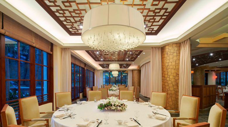 <b>Sheraton Sanya Resort Restaurant</b>. Images powered by <a href=https://www.travelagewest.com/Hotels/Sanya-China/