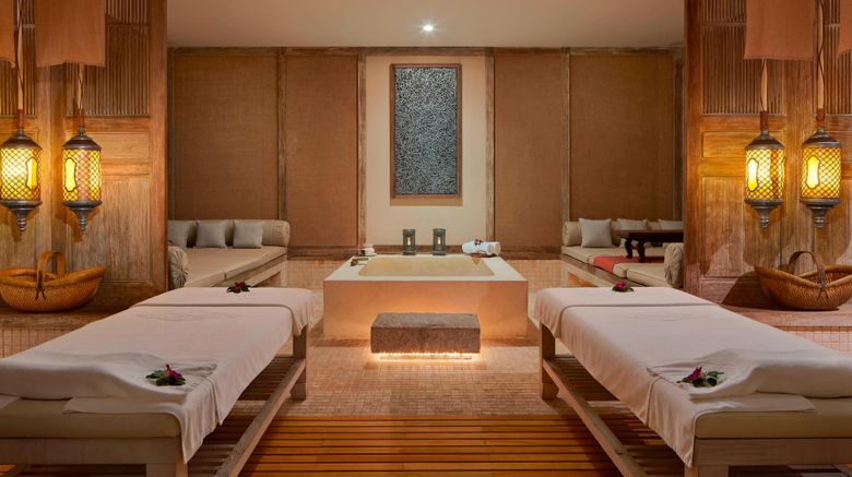<b>Sheraton Sanya Resort Spa</b>. Images powered by <a href=https://www.travelagewest.com/Hotels/Sanya-China/