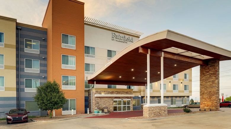 <b>Fairfield Inn & Suites Hutchinson Exterior</b>. Images powered by <a href="https://www.leonardoworldwide.com/" title="Leonardo Worldwide" target="_blank">Leonardo</a>.