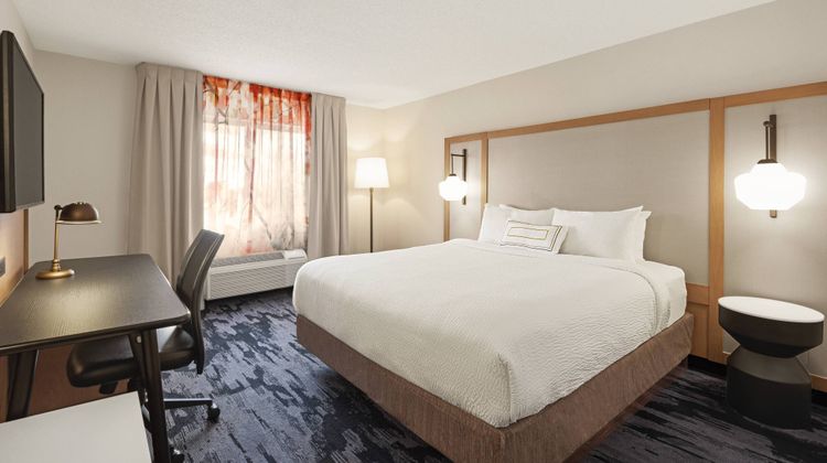 Fairfield Inn Warren Niles Room