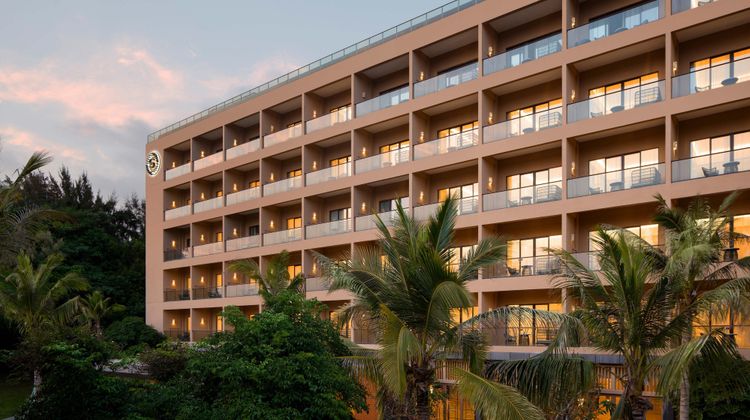 Sheraton Maoming Romantic Beach Resort Exterior