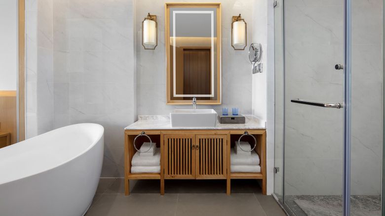 <b>Sheraton Maoming Romantic Beach Resort Room</b>. Images powered by <a href="https://www.leonardoworldwide.com/" title="Leonardo Worldwide" target="_blank">Leonardo</a>.