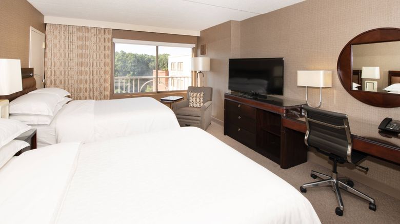 <b>Sheraton Hartford South Hotel Room</b>. Images powered by <a href="https://www.leonardoworldwide.com/" title="Leonardo Worldwide" target="_blank">Leonardo</a>.