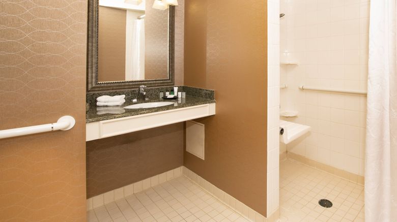 <b>Sheraton Hartford South Hotel Room</b>. Images powered by <a href="https://www.leonardoworldwide.com/" title="Leonardo Worldwide" target="_blank">Leonardo</a>.
