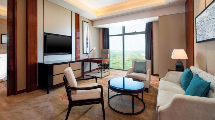 Sheraton Langfang Chaobai River Hotel Room