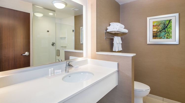 Fairfield Inn & Suites Dayton Downtown Room
