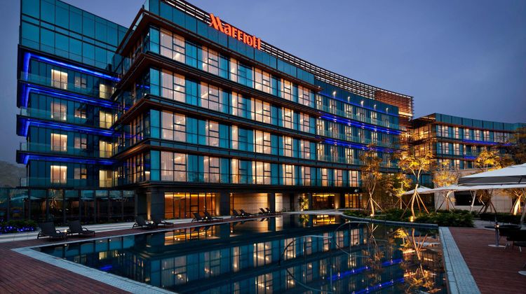 The OCT Harbour- Marriott Exec Apts Exterior