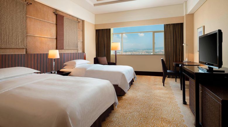 <b>Sheraton Dongguan Hotel Room</b>. Images powered by <a href="https://www.leonardoworldwide.com/" title="Leonardo Worldwide" target="_blank">Leonardo</a>.