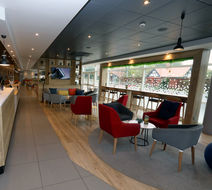 Holiday Inn Express Racecourse Exterior