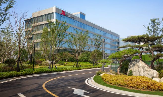 Xuzhou Marriott Hotel Lakeview Exterior