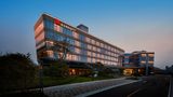 Xuzhou Marriott Hotel Lakeview Exterior