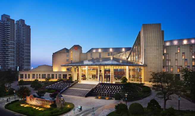 Sheraton Yantai Golden Beach Resort Exterior
