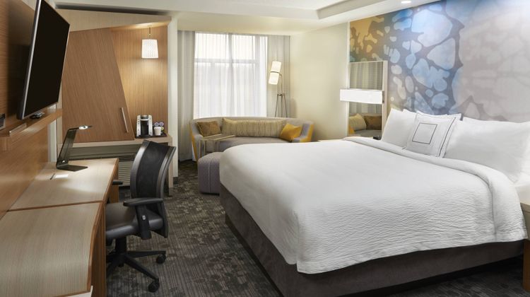 Courtyard by Marriott Oshawa Room