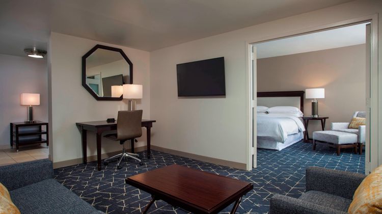 Sheraton Norfolk Waterside Hotel Suite