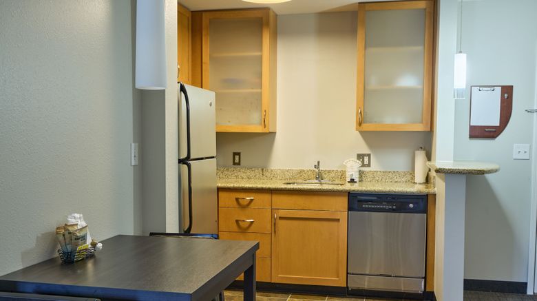 <b>Residence Inn Columbia NW/Harbison Room</b>. Images powered by <a href="https://www.leonardoworldwide.com/" title="Leonardo Worldwide" target="_blank">Leonardo</a>.