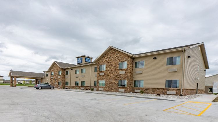 Cobblestone Inn & Suites Exterior