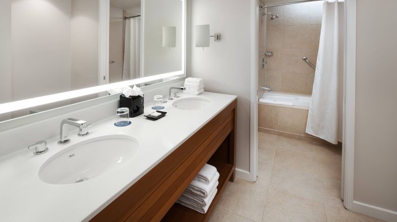 <b>Sheraton Kauai Resort Room</b>. Images powered by <a href="https://www.leonardoworldwide.com/" title="Leonardo Worldwide" target="_blank">Leonardo</a>.