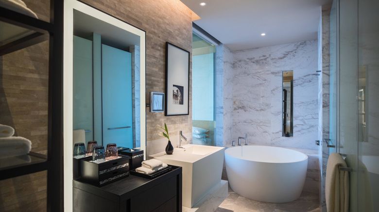 <b>Renaissance Suzhou Taihu Lake Hotel Room</b>. Images powered by <a href="https://www.leonardoworldwide.com/" title="Leonardo Worldwide" target="_blank">Leonardo</a>.