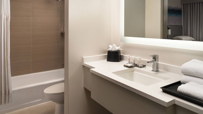 <b>Costa Mesa Marriott Room</b>. Images powered by <a href="https://www.leonardoworldwide.com/" title="Leonardo Worldwide" target="_blank">Leonardo</a>.