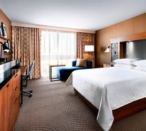 Sheraton Toronto Arpt Hotel & Conf Ctr Room