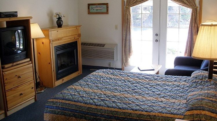 The Edgewater Inn Room
