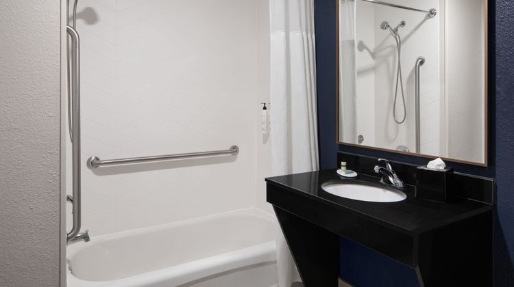 Fairfield Inn by Marriott Room