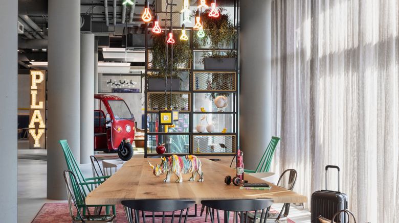 <b>Moxy Vienna City East Restaurant</b>. Images powered by <a href="https://www.leonardoworldwide.com/" title="Leonardo Worldwide" target="_blank">Leonardo</a>.