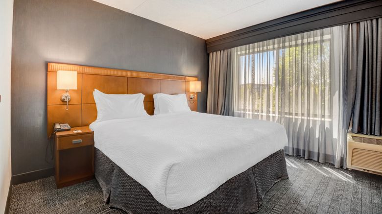 <b>Courtyard by Marriott Cincinnati North Room</b>. Images powered by <a href="https://www.leonardoworldwide.com/" title="Leonardo Worldwide" target="_blank">Leonardo</a>.