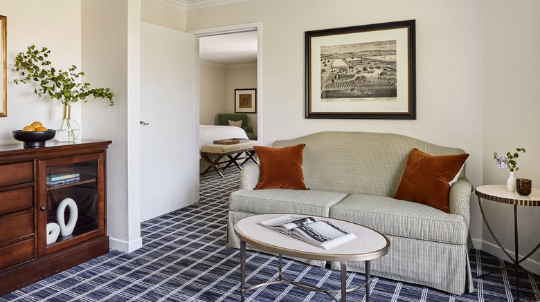 <b>Stanford Park Hotel Suite</b>. Images powered by <a href="https://www.leonardoworldwide.com/" title="Leonardo Worldwide" target="_blank">Leonardo</a>.