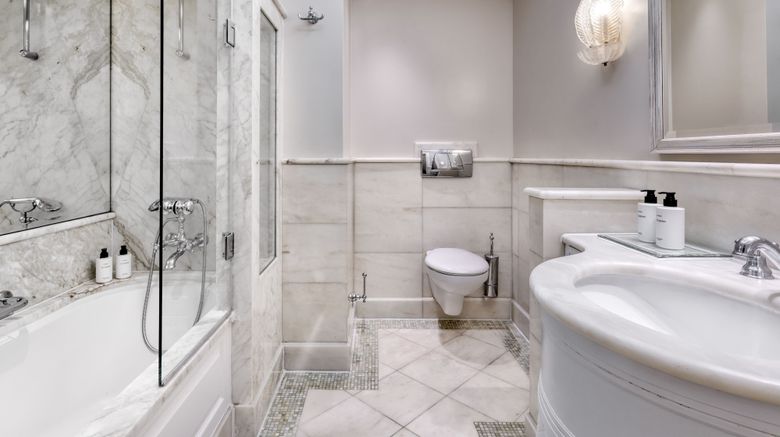 <b>King George, A Luxury Collection Hotel Room</b>. Images powered by <a href="https://www.leonardoworldwide.com/" title="Leonardo Worldwide" target="_blank">Leonardo</a>.