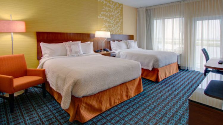 Fairfield Inn & Suites by Marriott Room