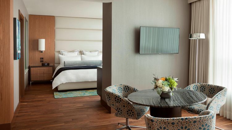 Vancouver Marriott Pinnacle Downtown Suite