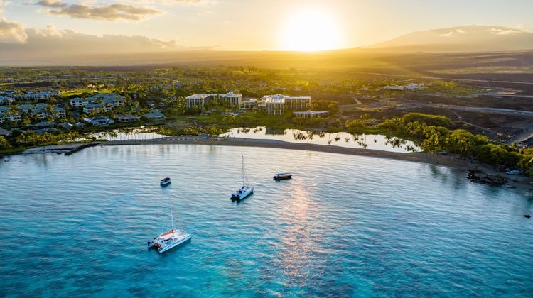 Waikoloa Beach Marriott Resort & Spa Exterior