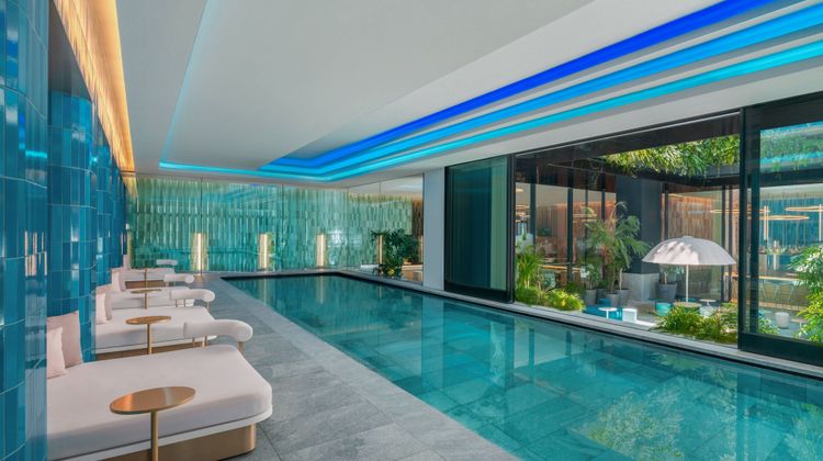 W Osaka Pool