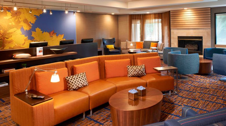 <b>Courtyard Toledo Rossford/Perrysburg Lobby</b>. Images powered by <a href="https://www.leonardoworldwide.com/" title="Leonardo Worldwide" target="_blank">Leonardo</a>.
