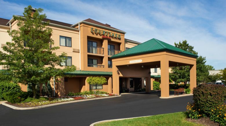 Courtyard Toledo Maumee/Arrowhead Exterior. Images powered by <a href="https://www.leonardoworldwide.com" target="_blank" rel="noopener">Leonardo</a>.