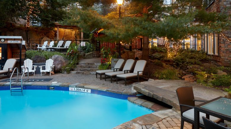 <b>Le Westin Tremblant Pool</b>. Images powered by <a href="https://www.leonardoworldwide.com/" title="Leonardo Worldwide" target="_blank">Leonardo</a>.
