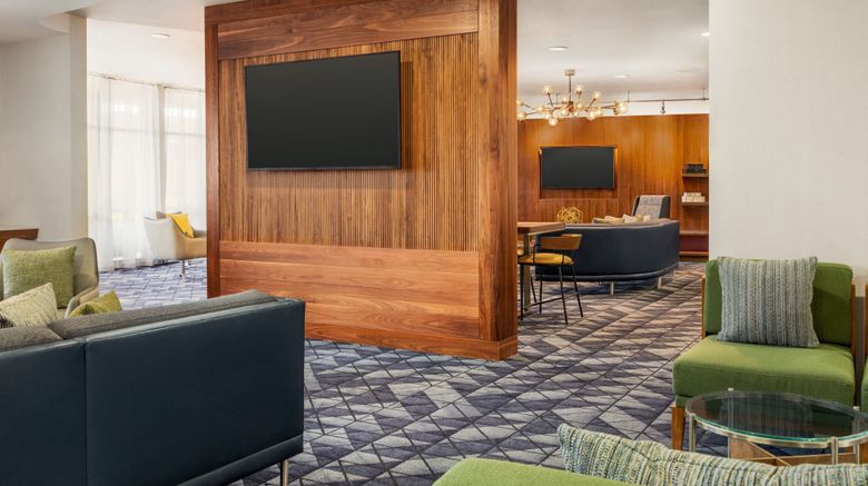 <b>Courtyard by Marriott Columbia Lobby</b>. Images powered by <a href="https://www.leonardoworldwide.com/" title="Leonardo Worldwide" target="_blank">Leonardo</a>.