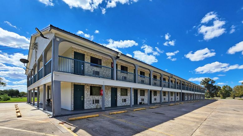 <b>Scottish Inns & Suites Exterior</b>. Images powered by <a href="https://www.leonardoworldwide.com/" title="Leonardo Worldwide" target="_blank">Leonardo</a>.